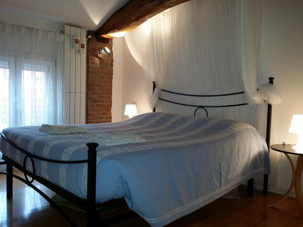 Apartamento Mansarda Santa Margherita Bolonia Habitación foto